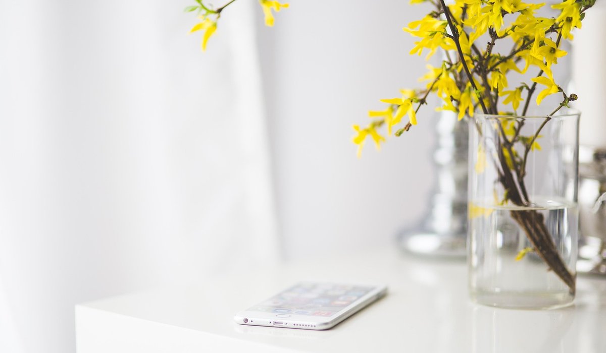 Choosing Paint Colours for Calm and Clutter-Free Rooms